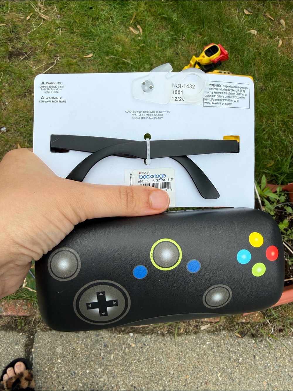 Capelli NWT Childrens Black Sunglasses with Game Controller Print Case - Picture 3 of 3